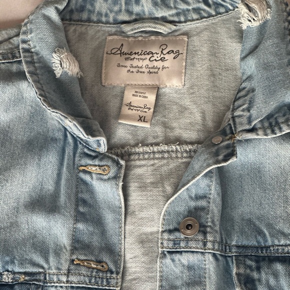 American Rag distressed Jean jacket - Picture 3 of 6